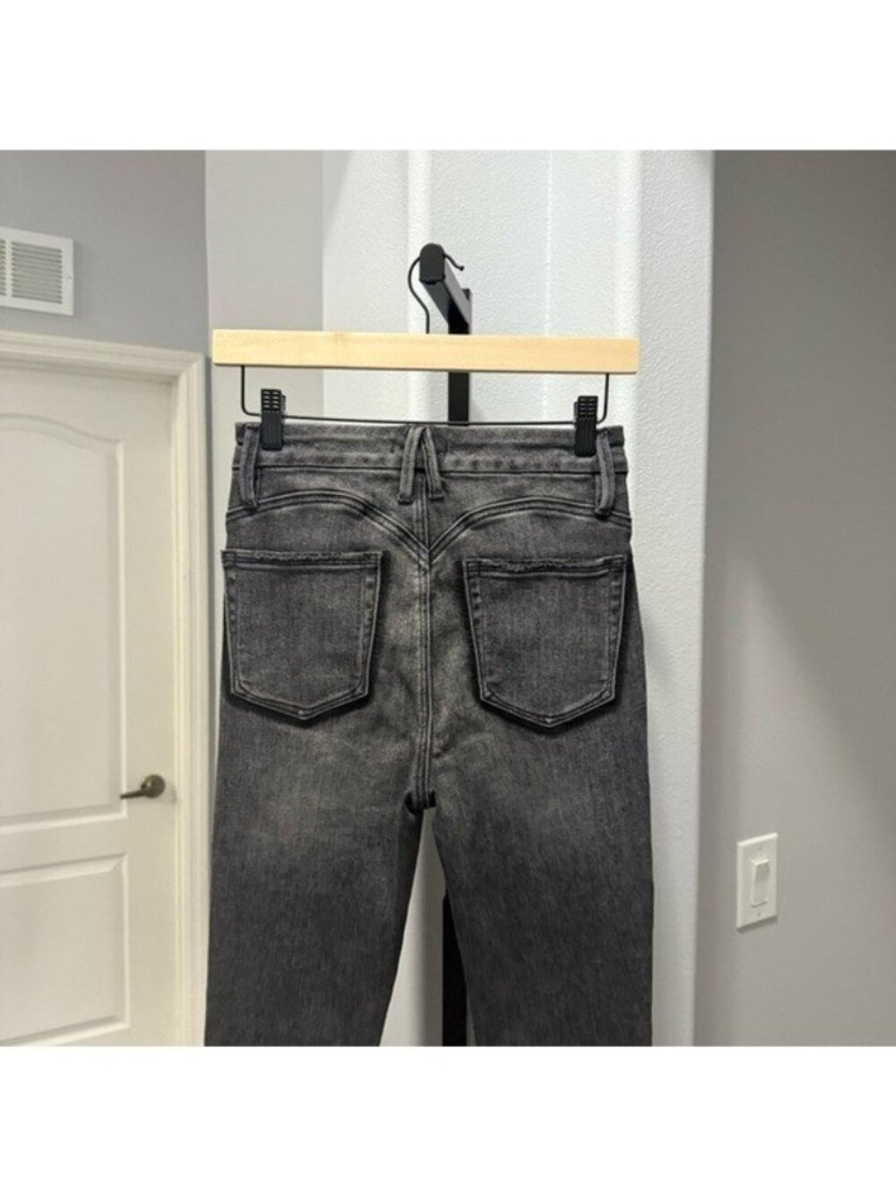 Good American Shadow Pocket Jean Distressed Skinny Raw Hem Grey Black Size 2 - Picture 7 of 12